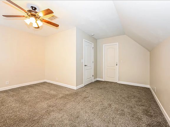 4th image of 427 Tessa Ct #1