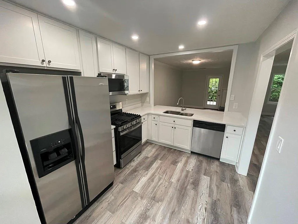 2 bed, 2.5 bath, 1355 sqft, $2,200 — Photo 3