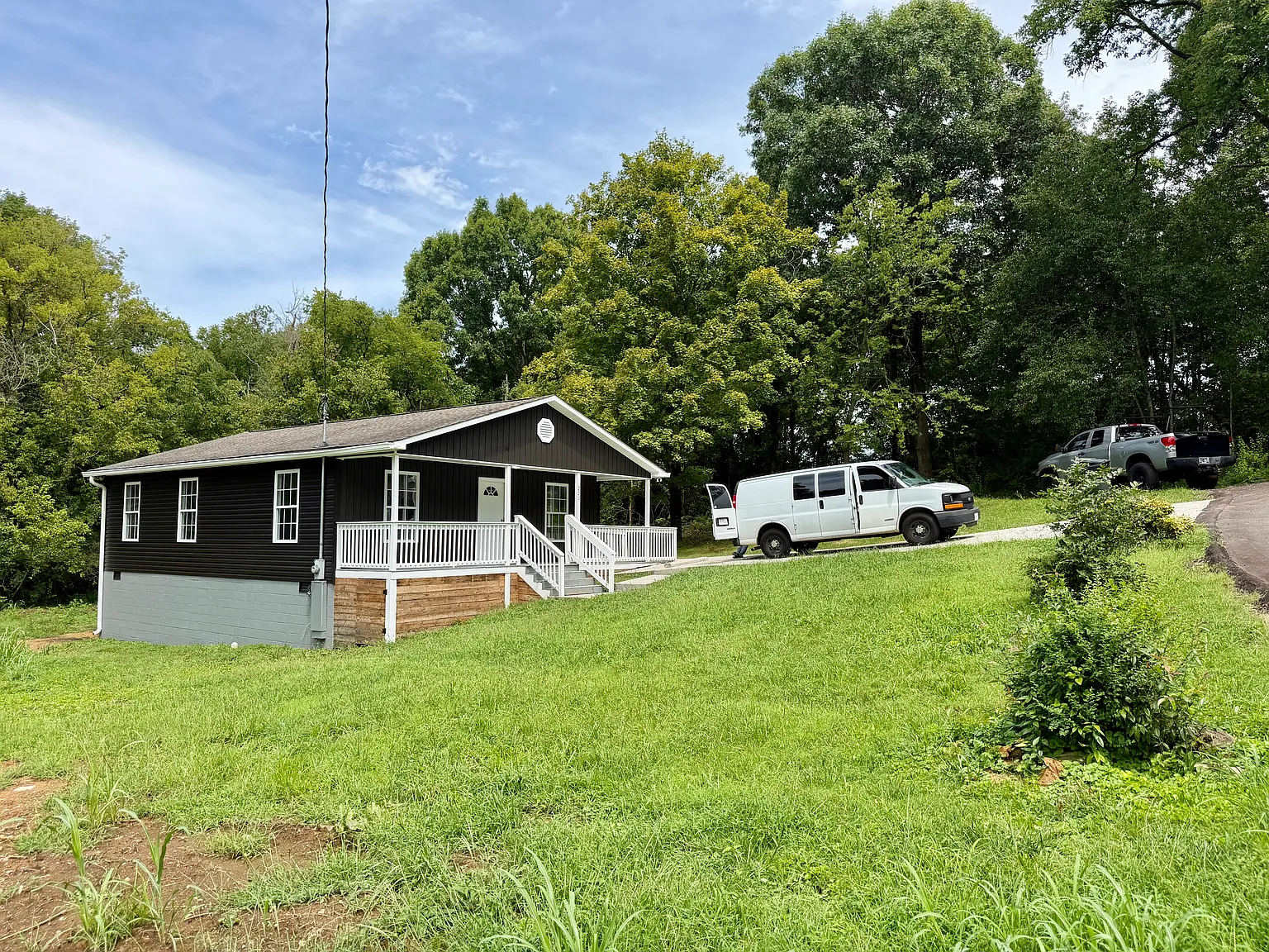 3 bed, 1125 sqft, $2,100 — Photo 1
