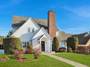 48 Old Orchard Rd, New Rochelle, NY 10804