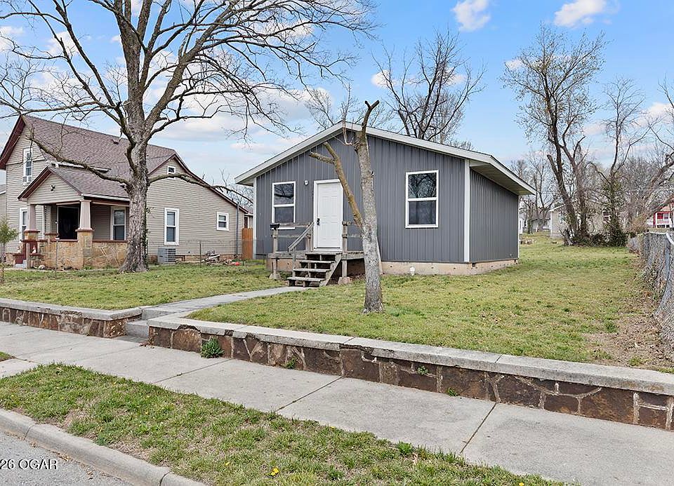 1st image of 1105 Walnut St