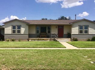 101 SW 12th St, Seminole, TX 79360
