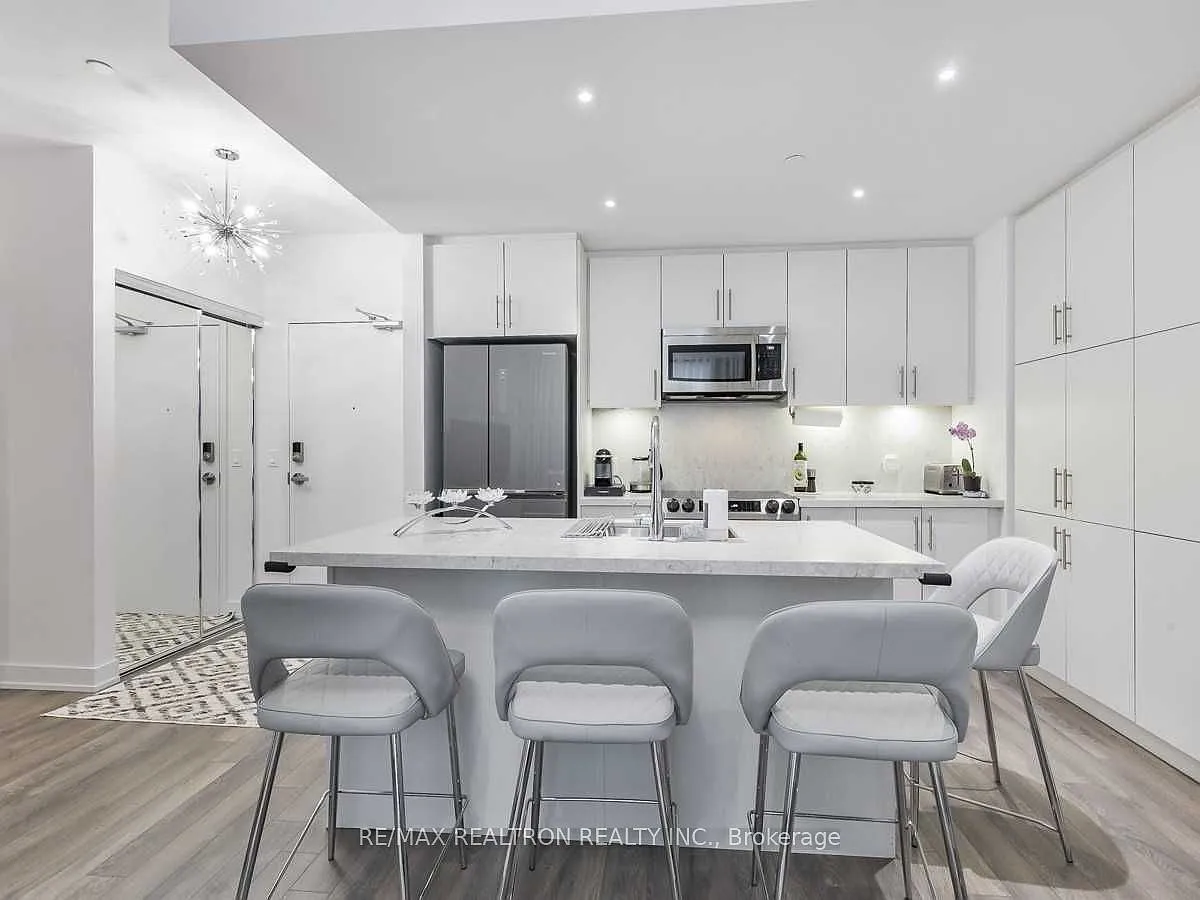 2 bed, $2,500 — Photo 3