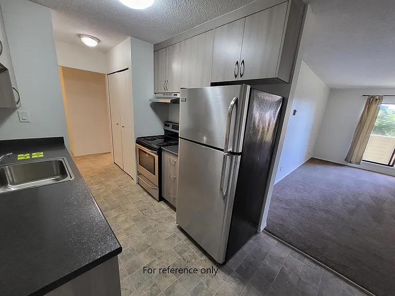2460 Glen Eagle Cres — Photo 7