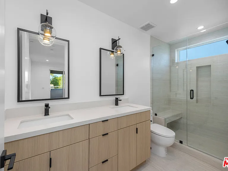 1330 Mohawk St — Photo 9