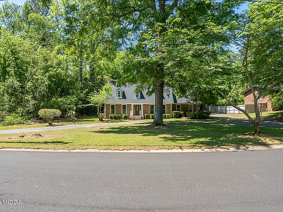 2nd image of 4811 Guerry Dr