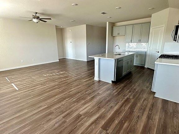 Living and Kitchen 3