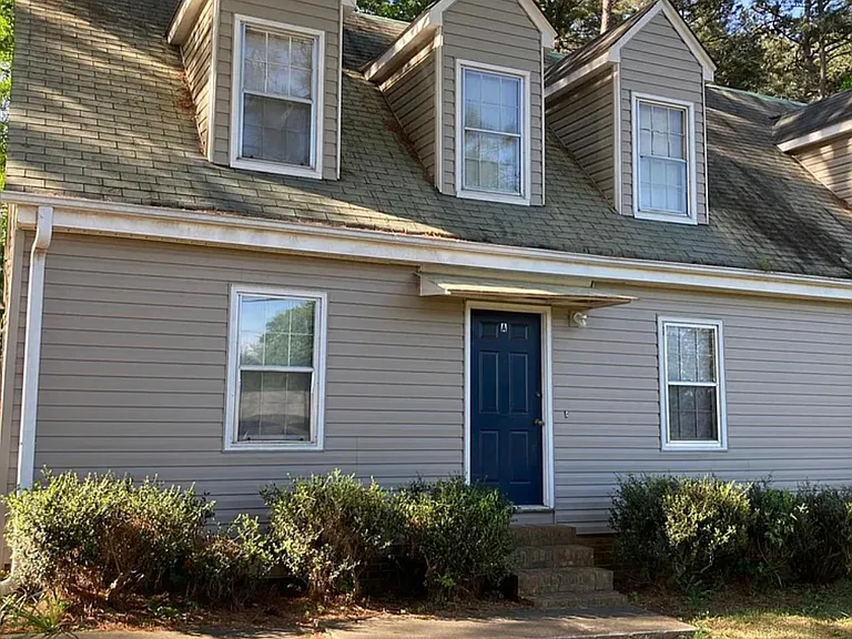 105 Carson Dr #A — Photo 1