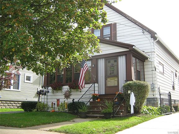 2nd image of 139 Ramona Ave