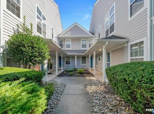 1396 York St, Mahwah, NJ 07430