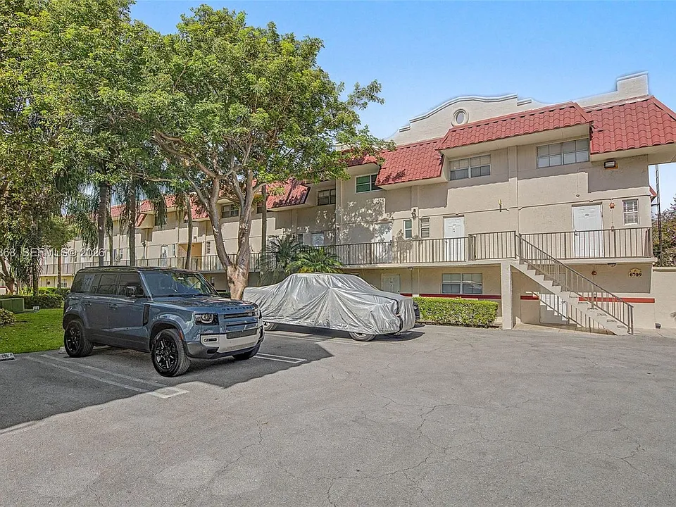 6709 N Kendall Dr #223