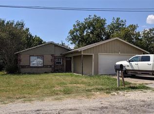 202 S 3rd St #A, Celeste, TX 75423