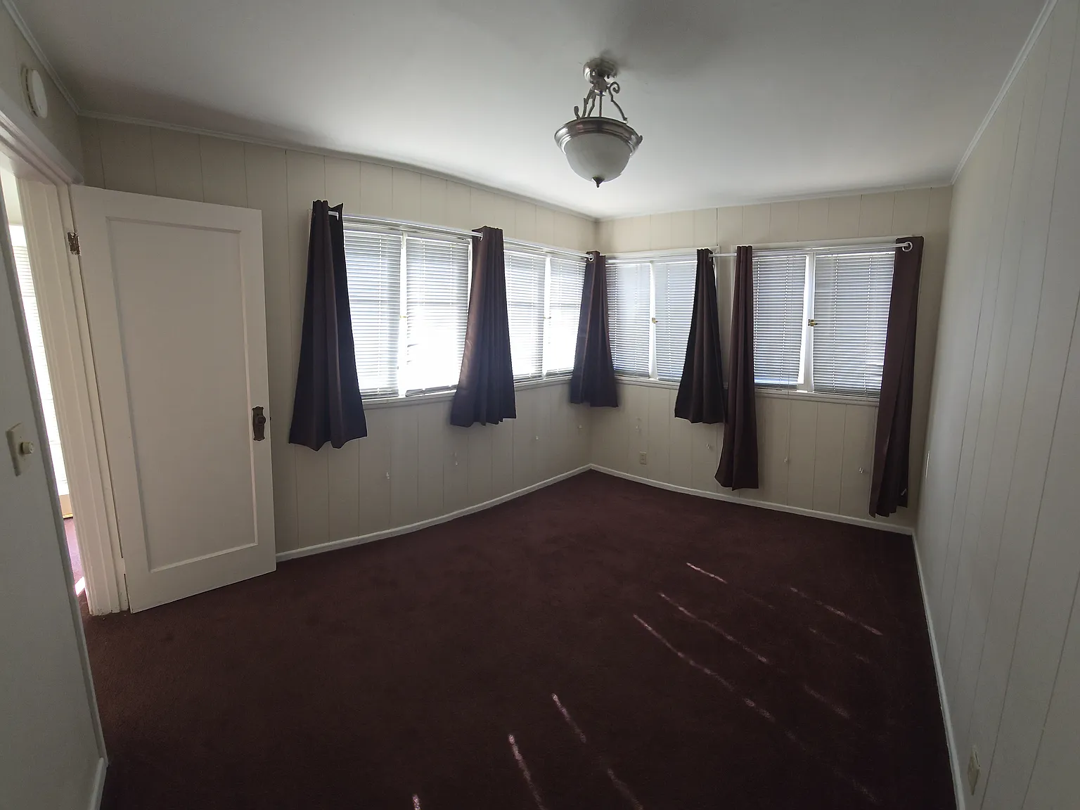 579 N Holliston Ave — Photo 4