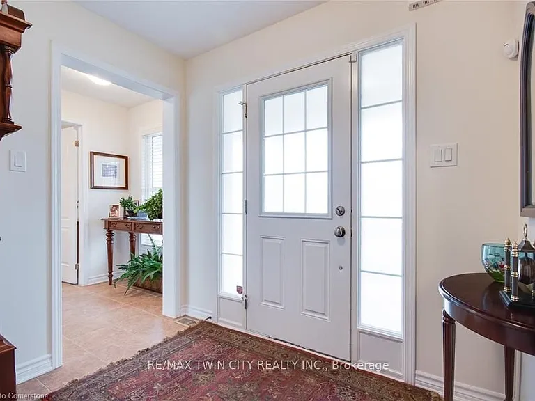 18 Blue Oak St — Photo 3