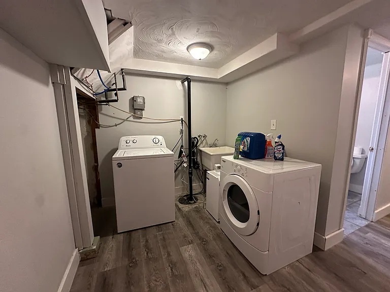 549 Hillside St — Photo 15