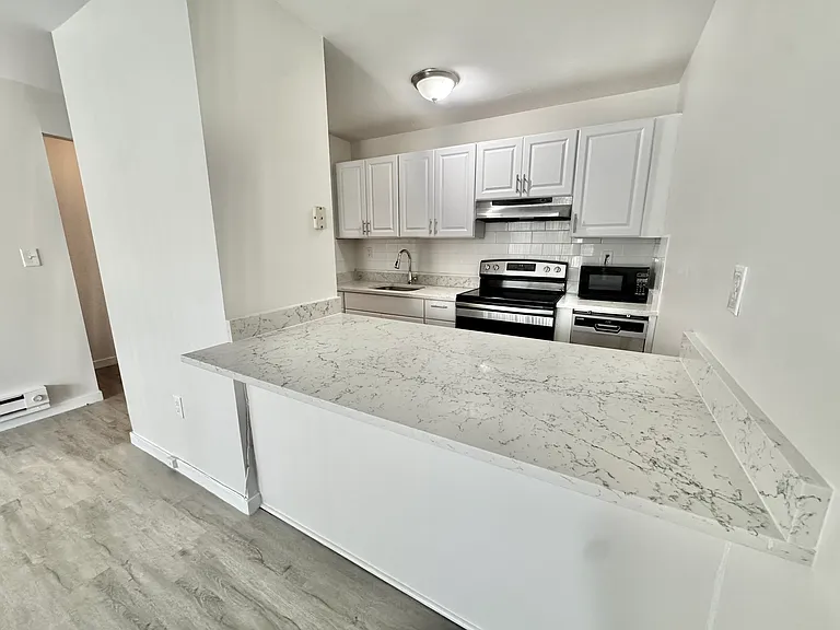 Stamford Commons — Photo 15