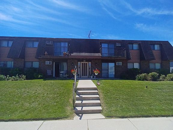 5th image of 1025 Willow Ave #101
