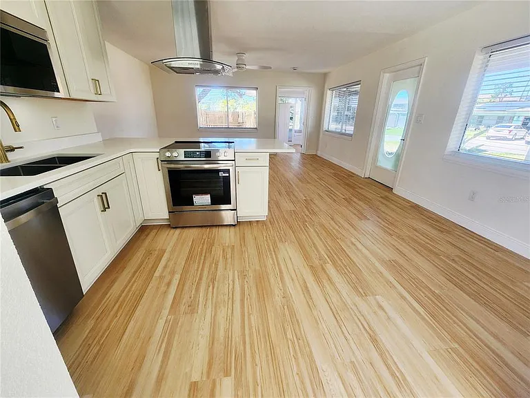 2494 Del Rio Way — Photo 7
