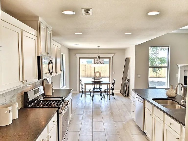 3809 SW Mistletoe Ave — Photo 5