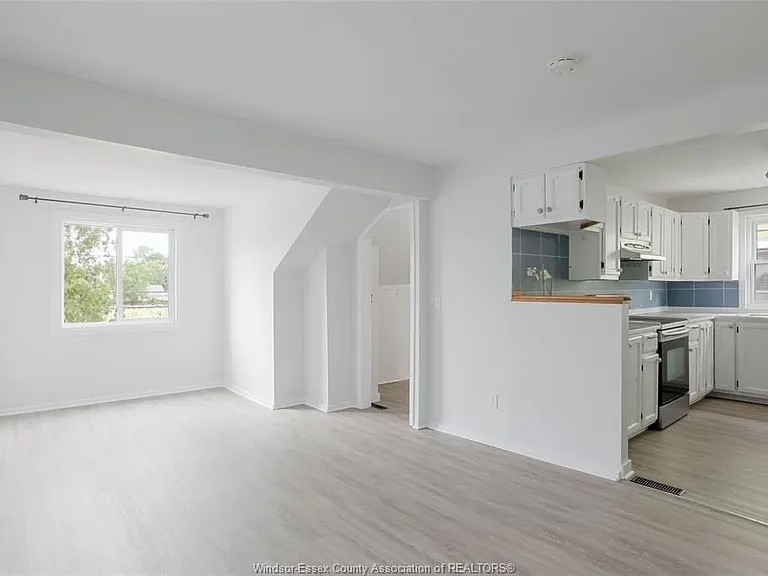 1453 Marentette Ave #UPPER — Photo 17