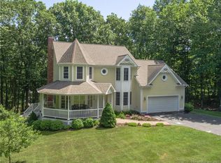 4 Sturges Rd, Newtown, CT 06470