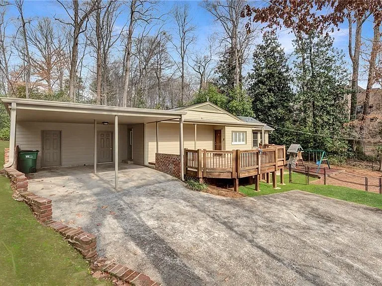 155 Worth Dr — Photo 3