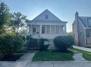 2716 Ewing Ave, Evanston, IL 60201
