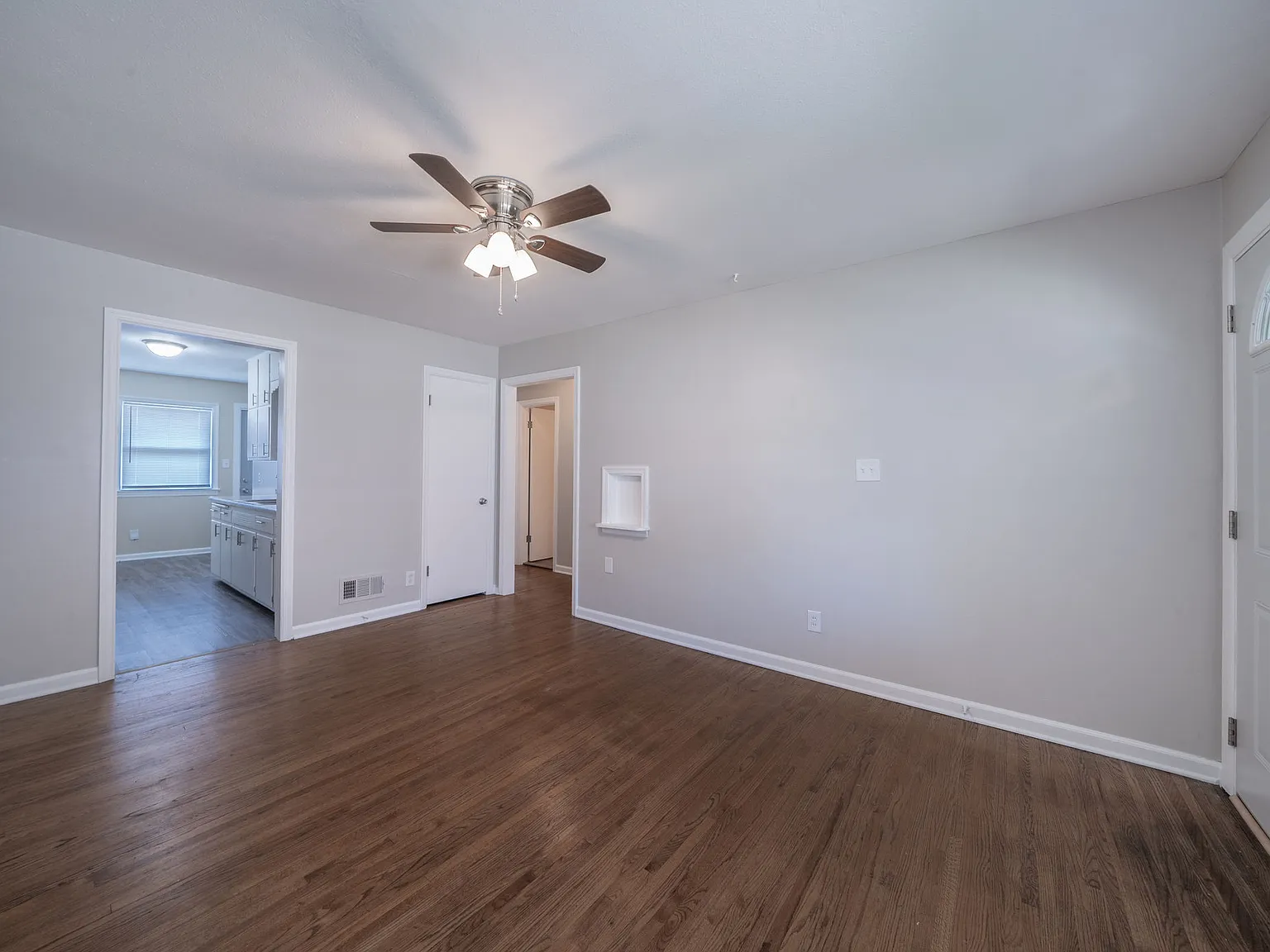 2 bed, 792 sqft, $950 — Photo 4