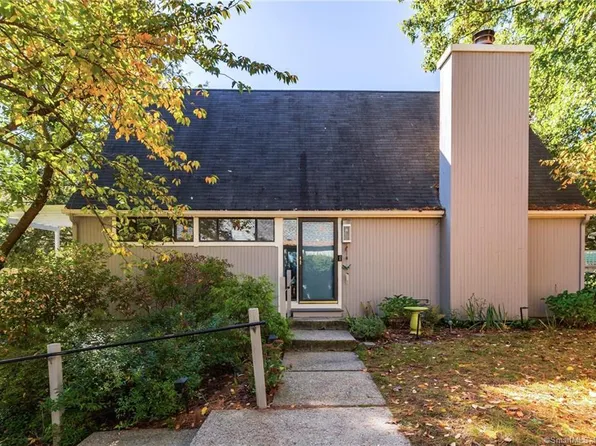 4 Laurel Lane #4, Avon, CT 06001