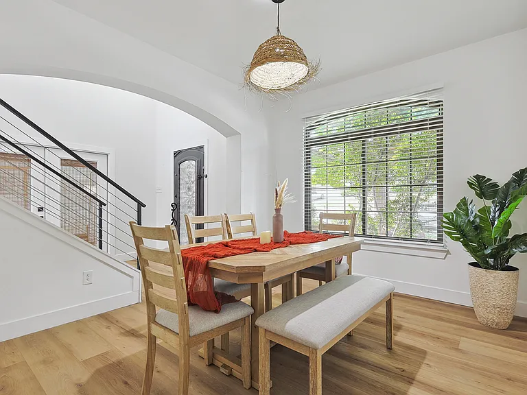 1088 Pondview Dr — Photo 38