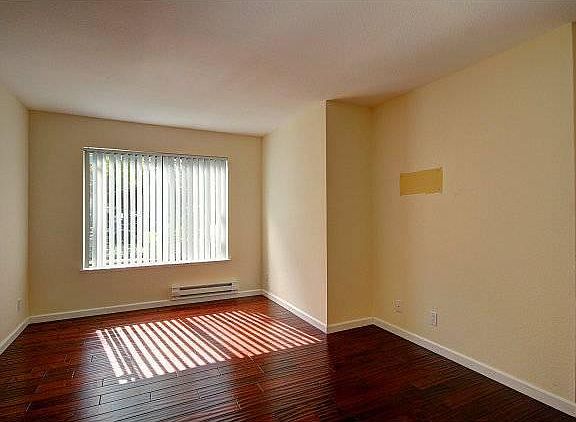2nd image of 1106 Yarwood Ct