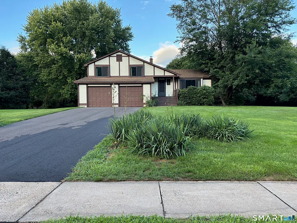 33 Lochview Dr