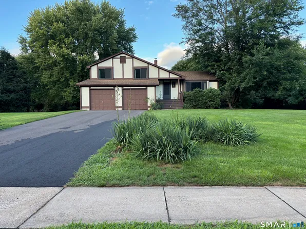 33 Lochview Dr, Windsor, CT 06095