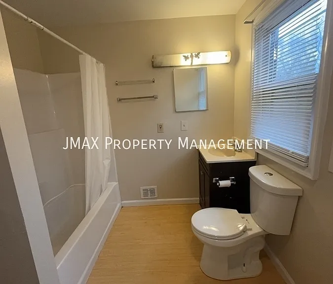 2445 Maryland Ave NW #1 — Photo 10