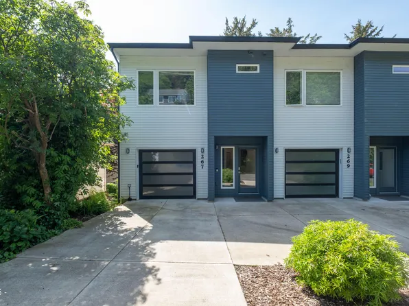 267 NE Williams Ave, Depoe Bay, OR 97341