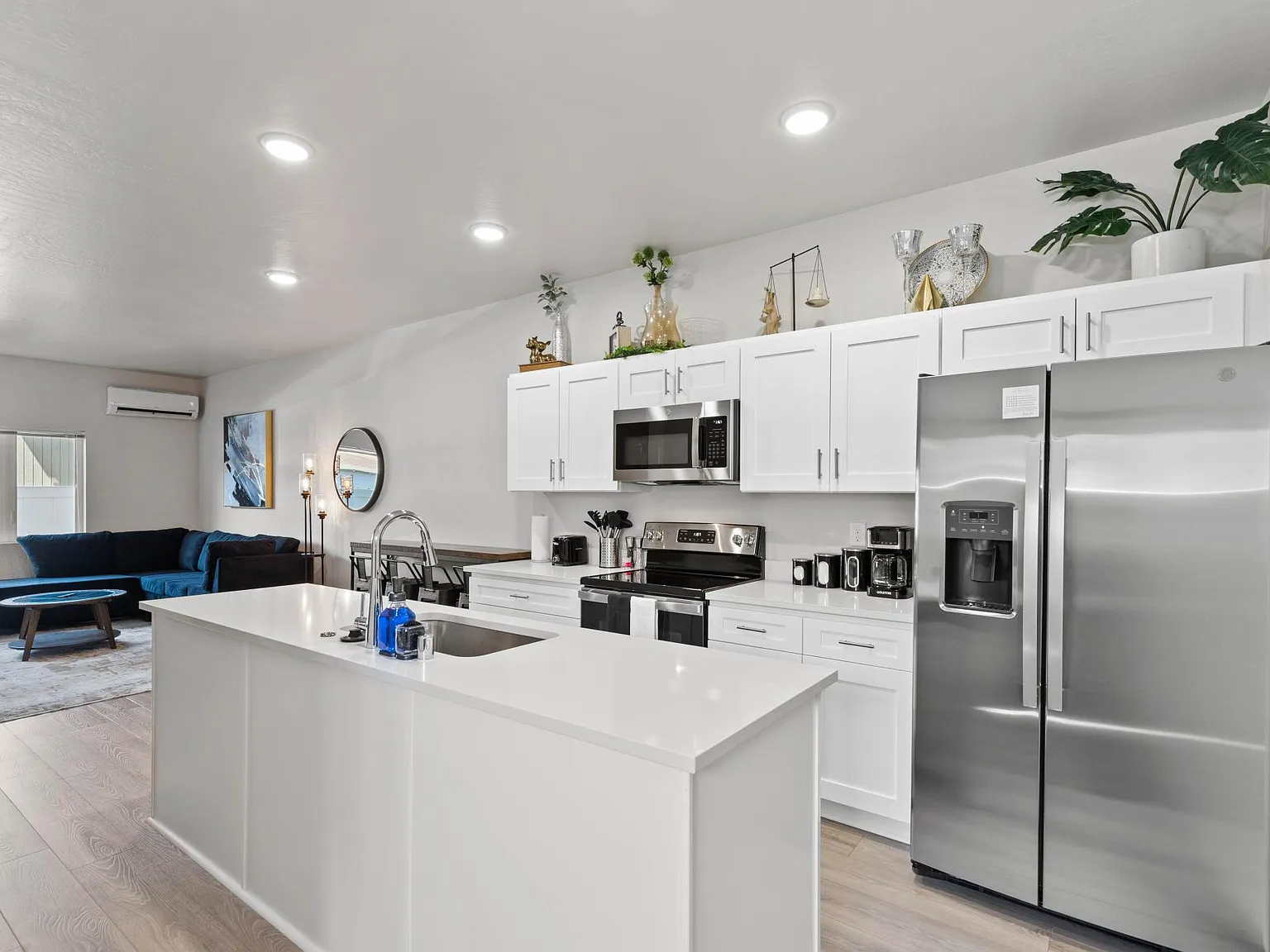 2 bed, 1.5 bath, 1100 sqft, $1,650 — Photo 1