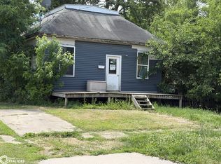 220 E Franklin St, Centerville, IA 52544