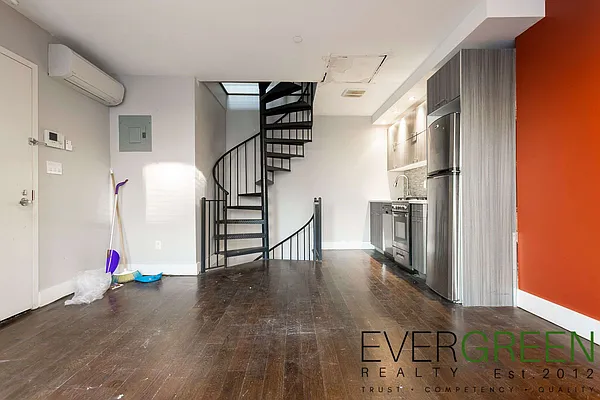 Rented by Evergreen Apartments BK | media 1