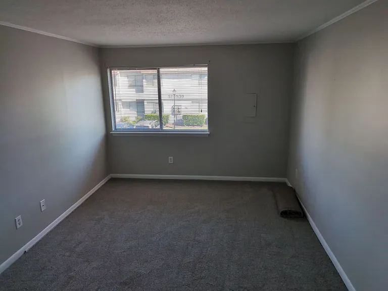 526 Glenn Regis Way — Photo 8