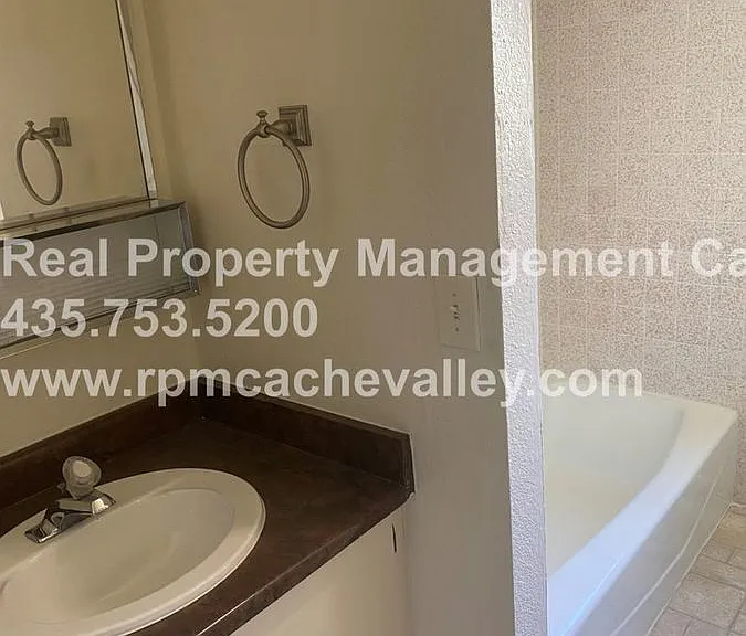 281 Riverbend Rd #2 — Photo 7