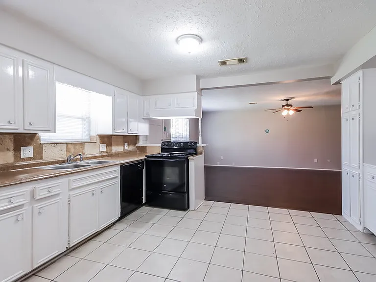 502 Hildred Ave — Photo 7