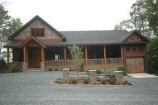 2nd image of 215 Oak Rd