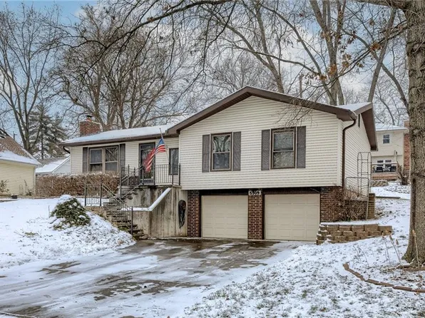 5909 NW Walnut Creek Cir, Kansas City, MO 64152