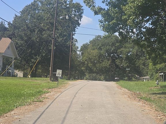 4th image of 255 Cardinal Dr
