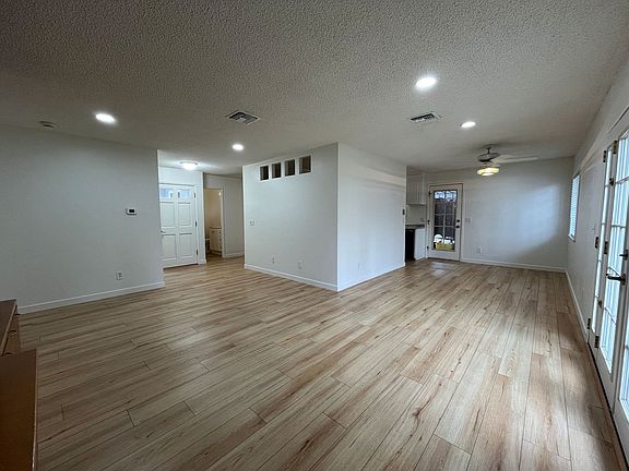 4th image of 24239 Friar St