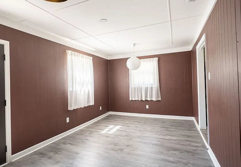 20 Ventura Blvd — Photo 16