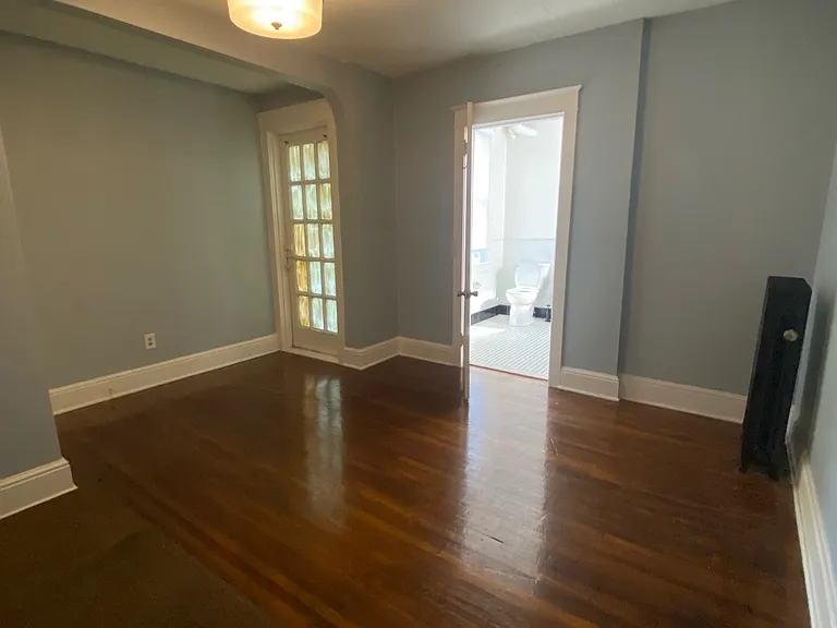 327 E Market St #3F — Photo 4