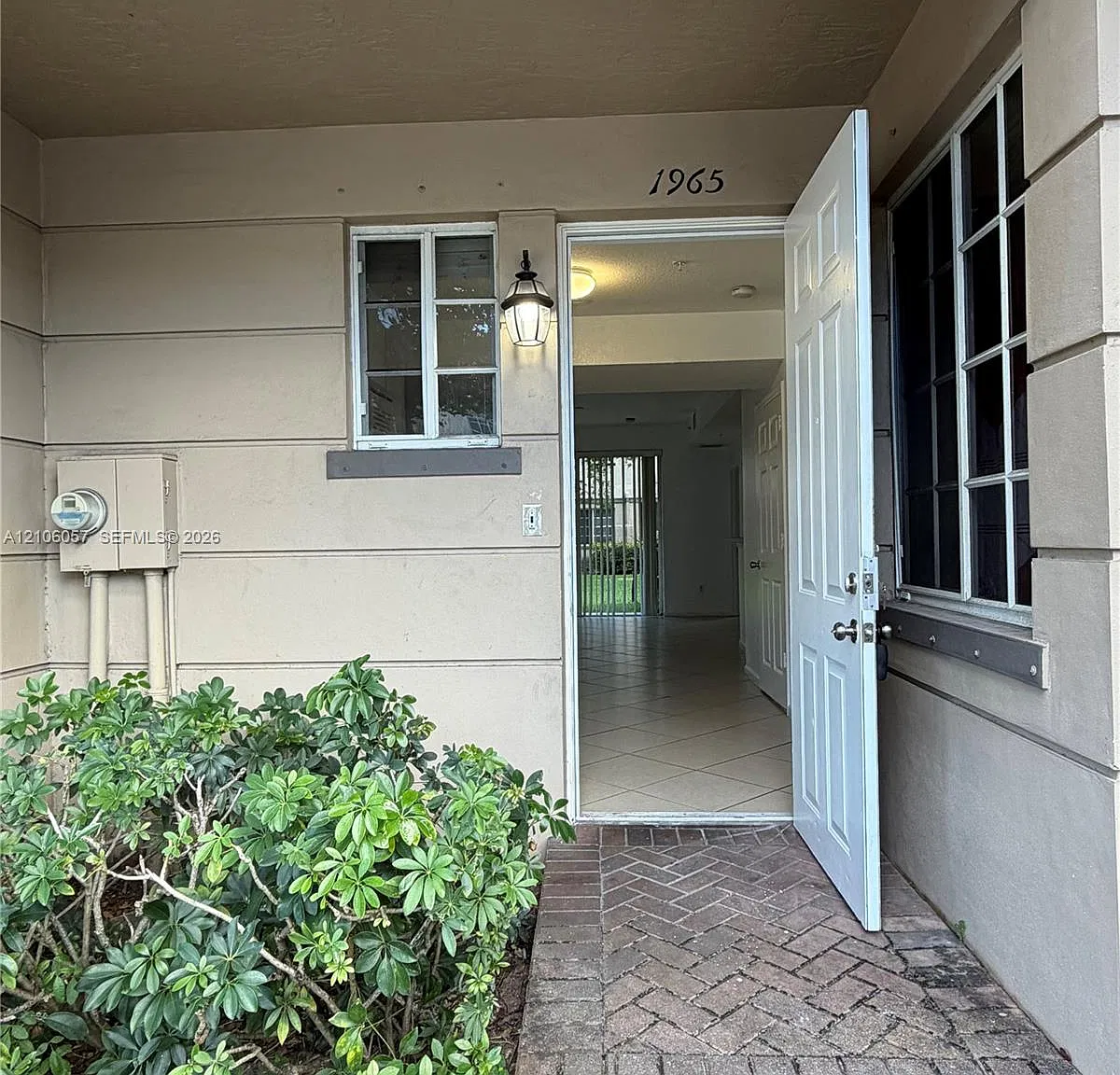 Marsh Harbour 49 Condo — Photo 1