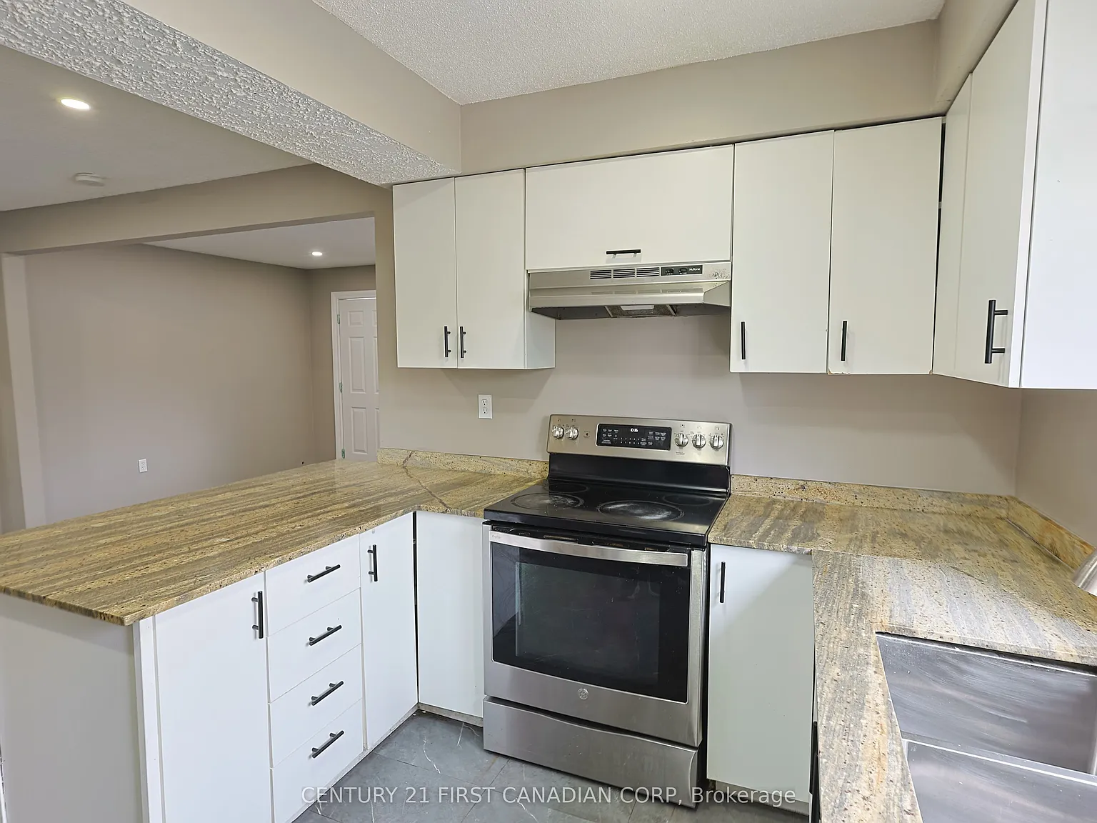 4 bed, $1,890 — Photo 4