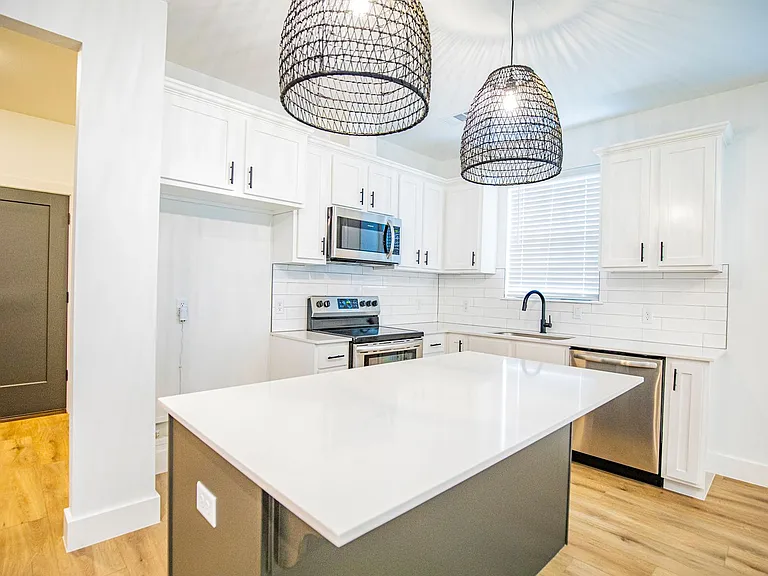 715 N Mount Olive St — Photo 9